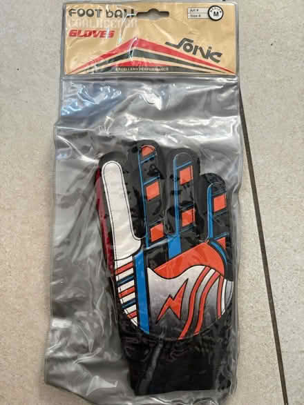 Photo of free Football goalkeeper gloves (E12) #1