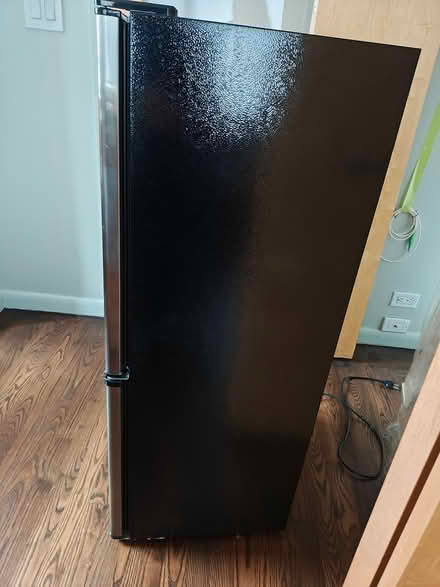 Photo of free Great little fridge/freezer 4 cu ft (West village) #4