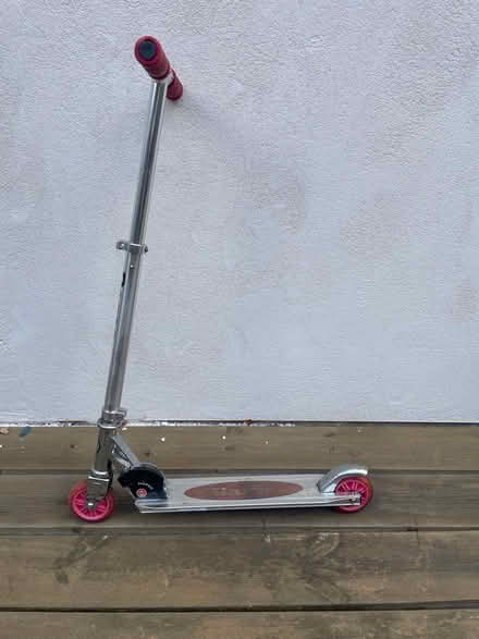 Photo of free Pink Razor scooter (Highway SL6) #1