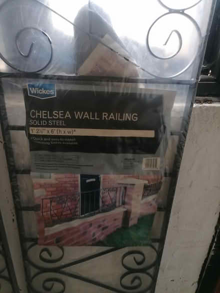 Photo of free Chelsea wall railings (Knockhall DA9) #1