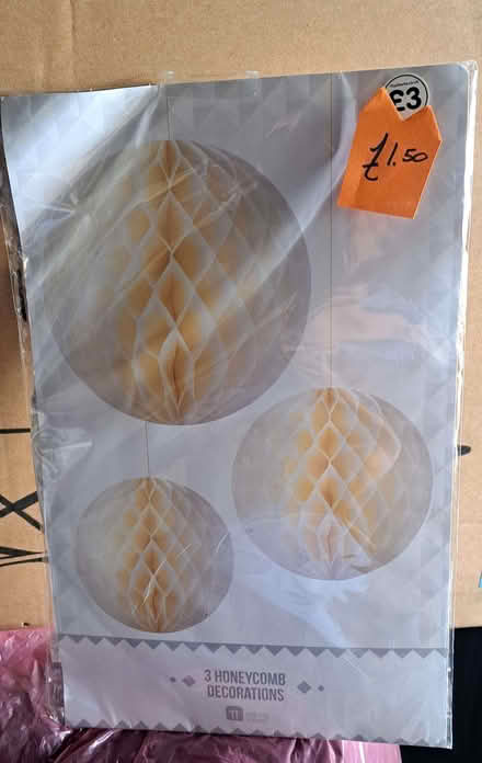 Photo of free decorations (Southend SS2) #1