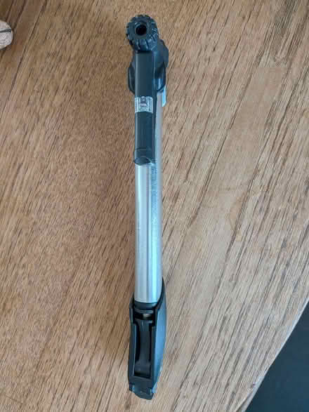 Photo of free Compact Aluminium Bicycle Hand Pump – Approx. 30 cm (Market Ward CB5) #2