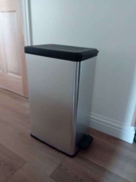 Photo of free Tall pedal bin (ideal for kitchen) (Oxford OX1) #1