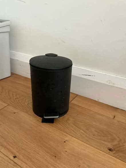 Photo of free Small black trashcan (Summertown OX2) #1