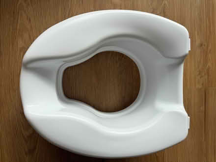 Photo of free Raised Toilet Seat (Harpenden AL1) #1