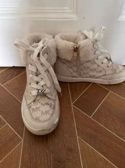 Photo of free Michael Kors Snow Boots UK 2.5 EU34 (Holland Park W11) #3