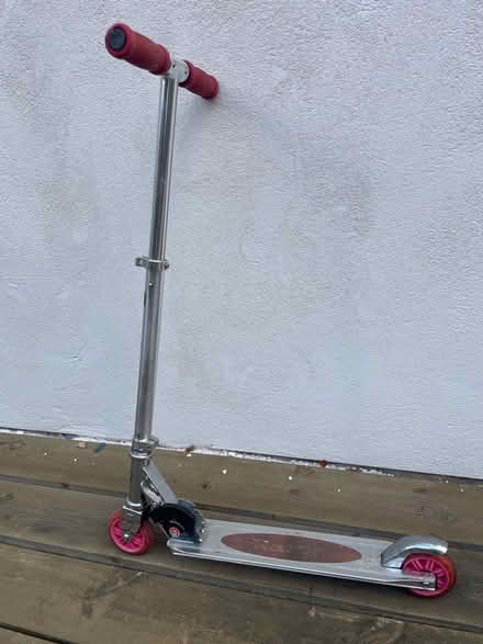 Photo of free Pink Razor scooter (Highway SL6) #2