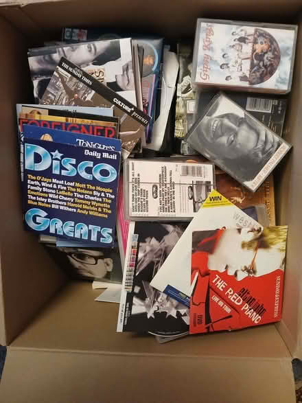 Photo of free Items Suitable For Boot Sale Etc (Benfleet SS7) #1