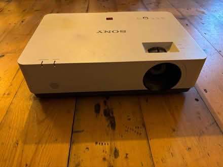 Photo of free SONY VPL-EW435 WXGA projector (South Bank SE1) #3