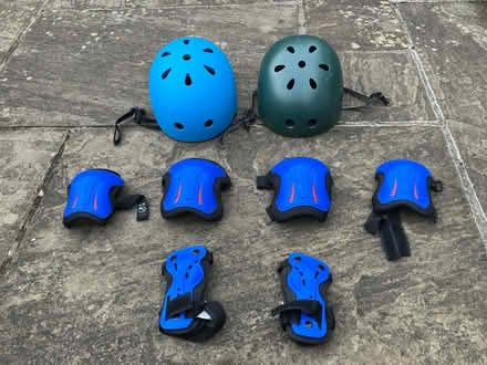 Photo of free Skateboard with safety gear (Pannal HG2) #4