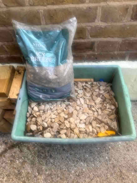 Photo of free various stones shingle (Loudwater) #1