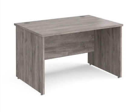 Photo of Office desk and chair (Ha3 7ha) #1
