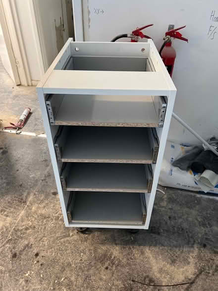 Photo of free 40 Howdens drawer unit (E6 6lp) #1