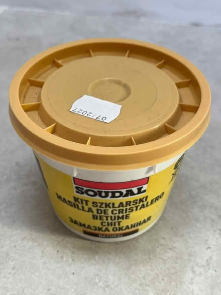 Photo of free B&Q Window glazing putty linseed (Argyle OX4) #2