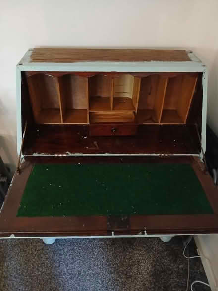 Photo of free Old bureau (FairOak Close PR2) #1