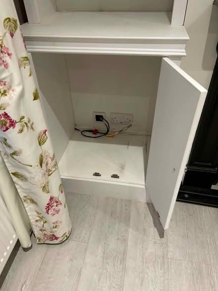 Photo of free Small cupboard with shelving (Twickenham TW2) #3