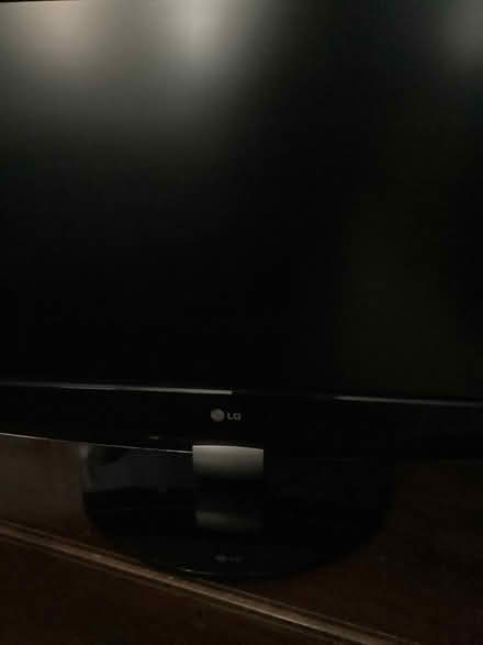Photo of free 33" LG Flat Screen TV (Oakville) #2