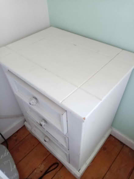 Photo of free Small side table/drawers (Pudsey LS28) #1