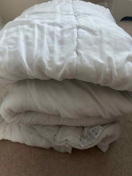 Photo of free IKEA polyester 13.5 tog double duvet (Tolworth KT6) #1