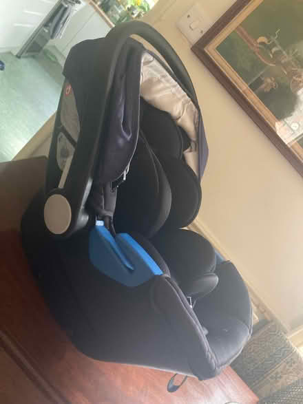 Photo of free Silver cross car seat with newborn attachment (Lewes BN7) #1