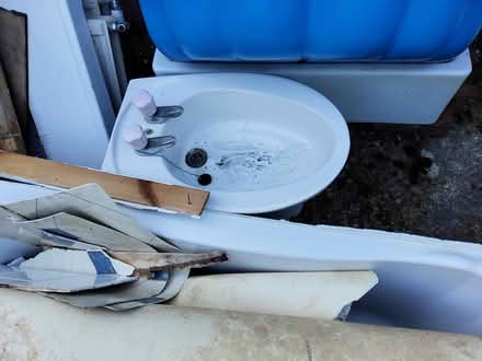 Photo of free Bath, lavatory and bidet (Bexhill on Sea TN40) #3