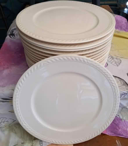 Photo of free Large dinner plates (Framlingham IP13) #1