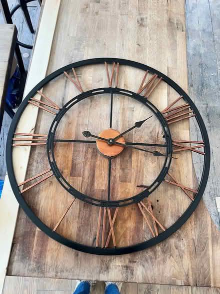 Photo of free Large Wall clock (Petersfield GU31) #1