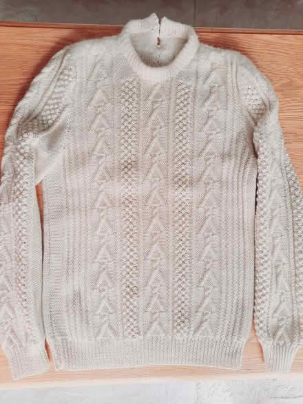 Photo of free Cream Mens Pullover Jumper SMALL (Hamble SO31) #2