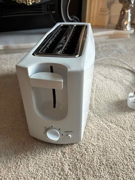 Photo of free White 4 slice toaster (Penland Wood TN40) #2
