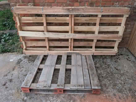 Photo of free 2 wooden pallets (Wokingham RG40) #1