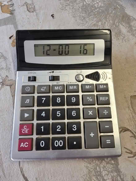 Photo of free Large button calculator (Tardebigge, B97) #1