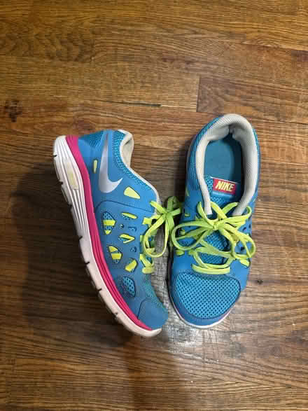 Photo of free Nike Sneakers Size 5/ Women’s 7 (Clason Point Bronx NY) #1