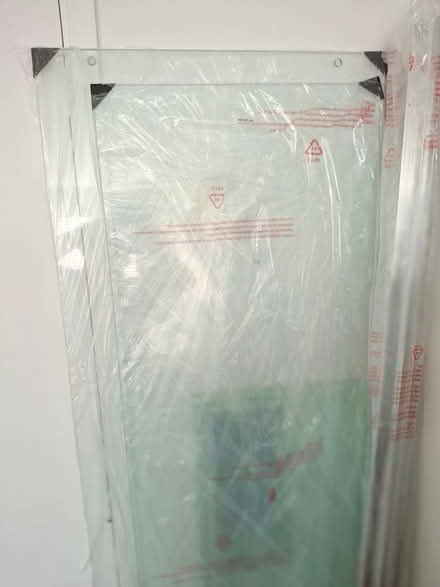 Photo of free shower door and side panel 8mm (AL6 Welwyn) #1