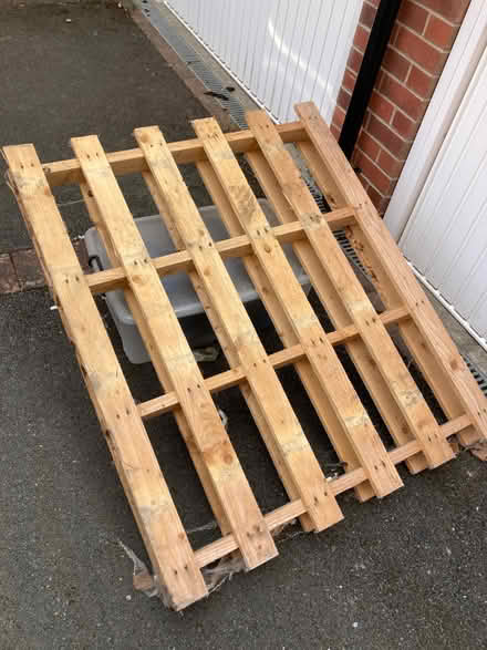 Photo of free Wooden Pallet (Hinckley LE10) #1