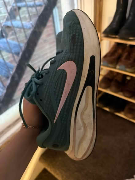 Photo of free UK 4.5 Nike Trainers (BN3) #2