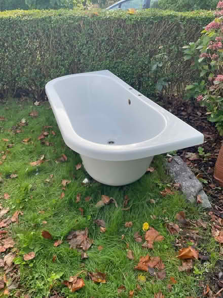 Photo of free Bathtub with chrome feet size: 66” x 29.5 “ (Cowley Hill WA10) #4