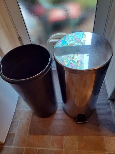 Photo of free Kitchen bin (Bracknell freegle RG12) #2
