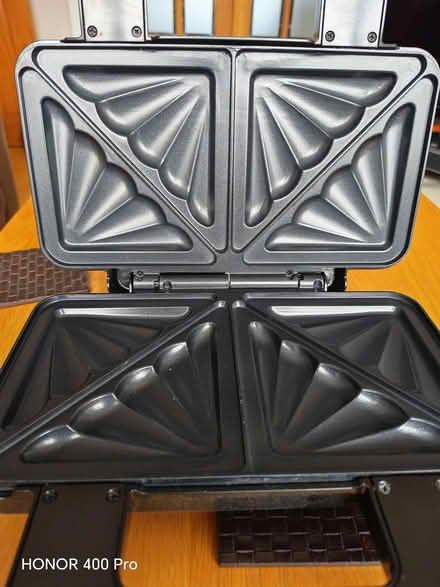 Photo of free sandwich toaster (Grange CH48) #2