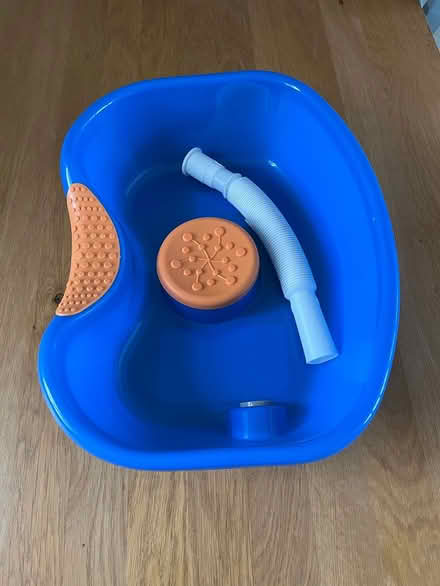 Photo of free Hair washing basin (CO6 Coggeshall, Braintree) #2