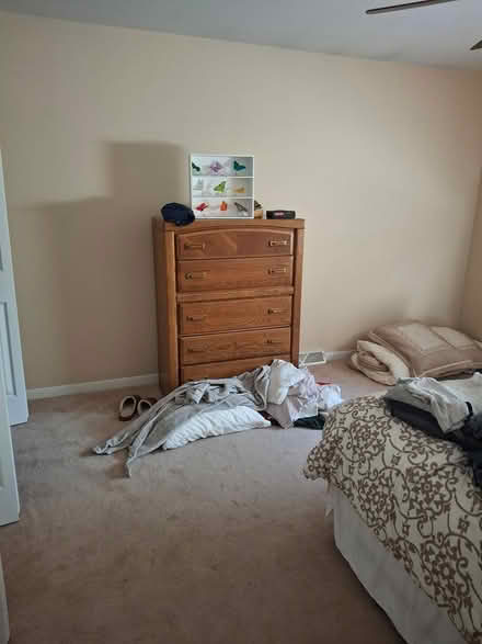Photo of free Dressers, end tables,tv stand (135th & will cook) #4