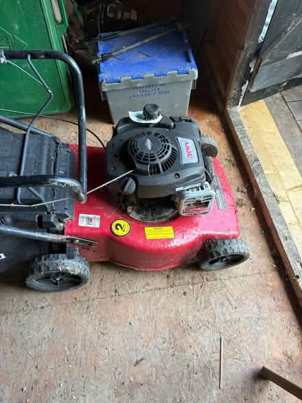 Photo of free Petrol lawn mower (Ellesmere Port CH65) #2