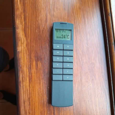 Photo of free BeModern Solar 2 Electric Wall-Mounted Fire + remote (Outwell PE14) #2