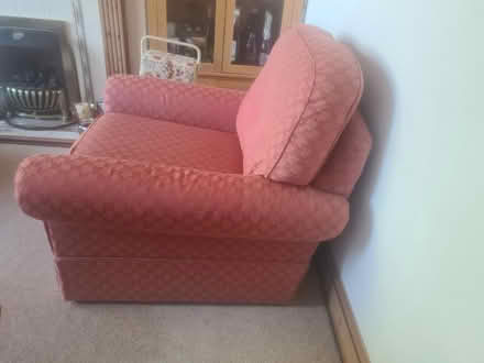 Photo of free settee and chairs (De22 2HQ) #3