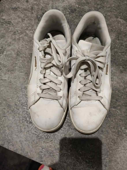 Photo of free White puma trainers size 39 (Hendon NW41DG) #1