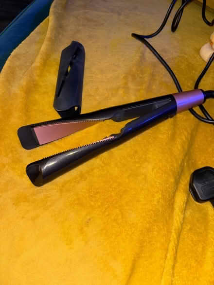 Photo of free Hair waver (Spencers wood RG7) #1