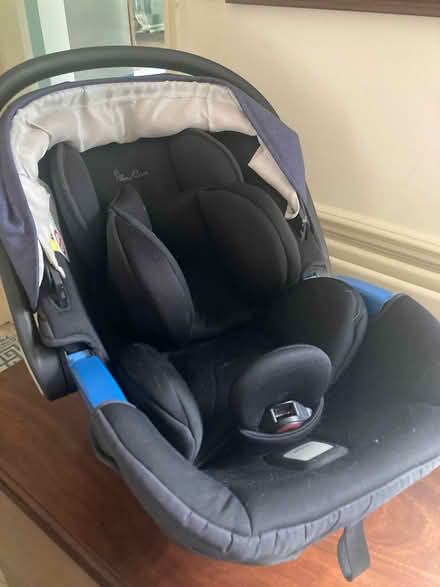 Photo of free Silver cross car seat with newborn attachment (Lewes BN7) #2