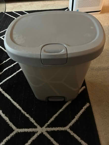 Photo of free step on trash can (Somerset, NJ, off DeMott Lane) #1