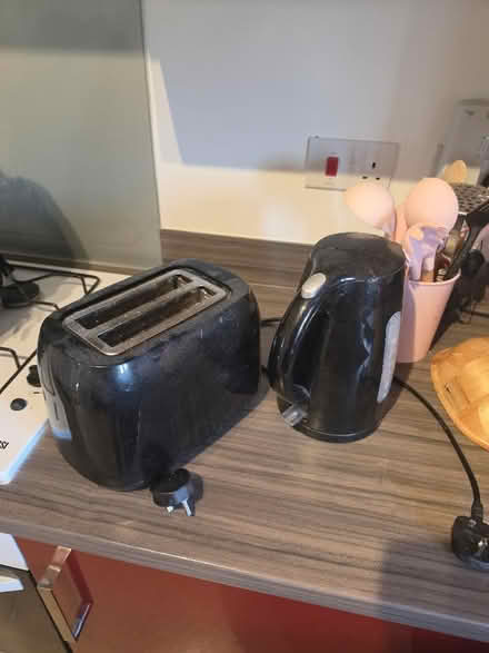 Photo of free Old George Home Kettle and Toaster (Ebley GL10) #1