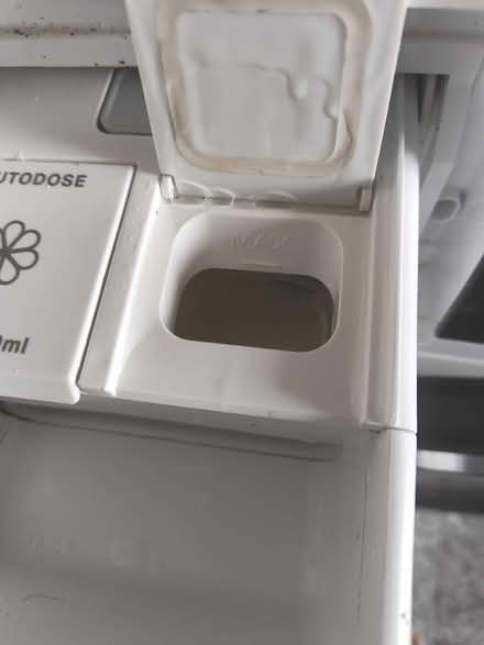Photo of free Hotpoint AutoDose Washing Machine (New Addington) #4
