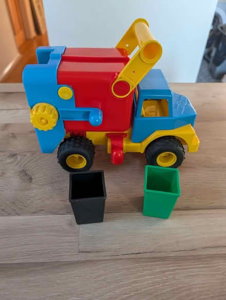 Photo of free Refuse Truck (Oxhey Hall WD19) #2